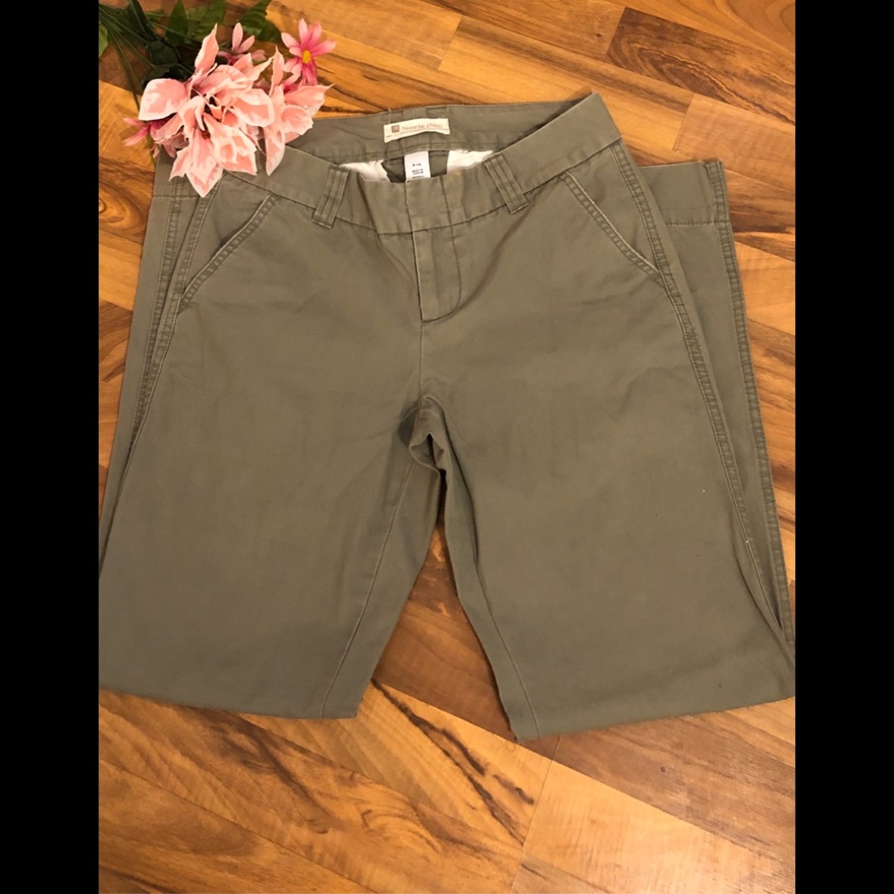 💋Women’s Gap army green pants size 6 regular💋